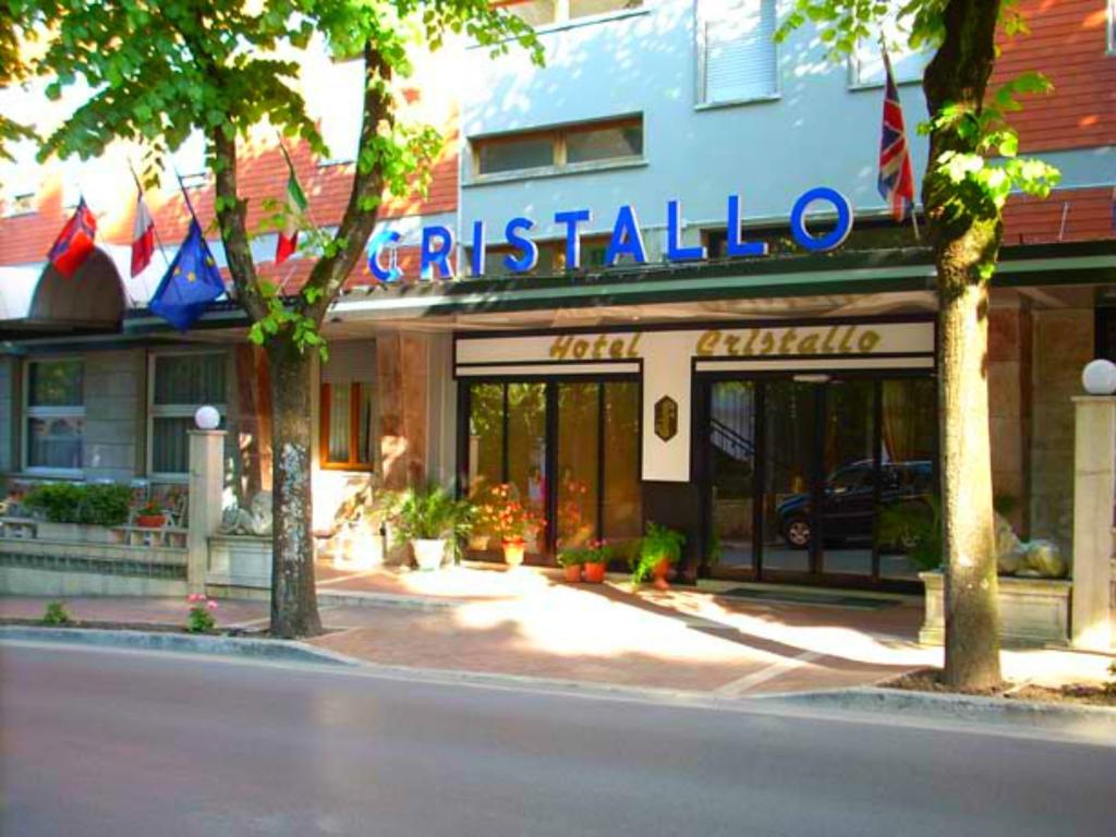 Hotel Cristallo เคียนเชียโนแตร์เม ภายนอก รูปภาพ